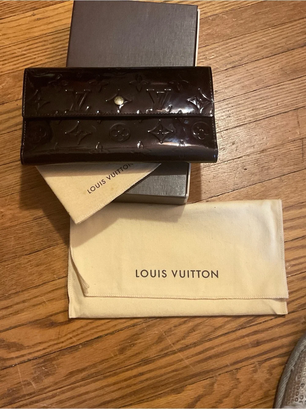 Louis Vuitton Vernis Patent Wallet in Glossy Chocolate Brown